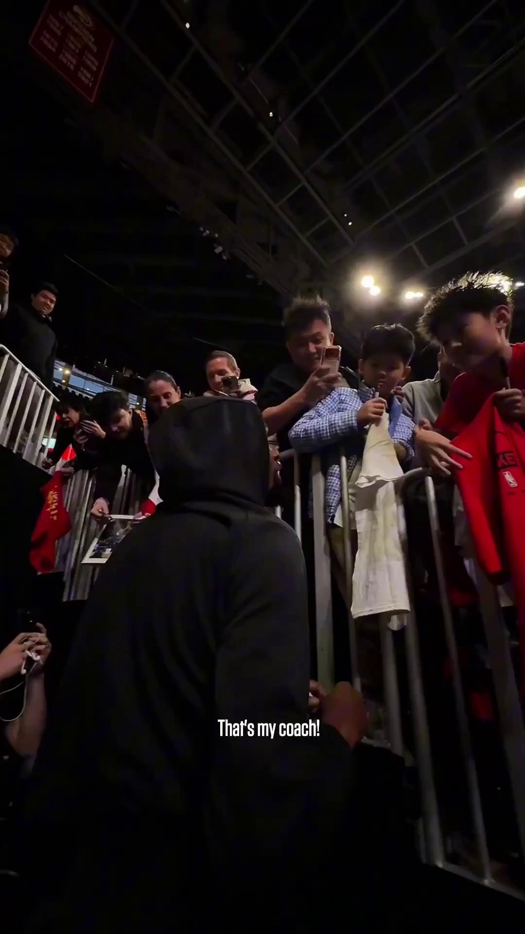 jiuyou游戏中心今晨体能课后，夏洛特黄蜂门线救险备战NBA季后赛，媒体盛赞，临场指挥获称赞的简单介绍