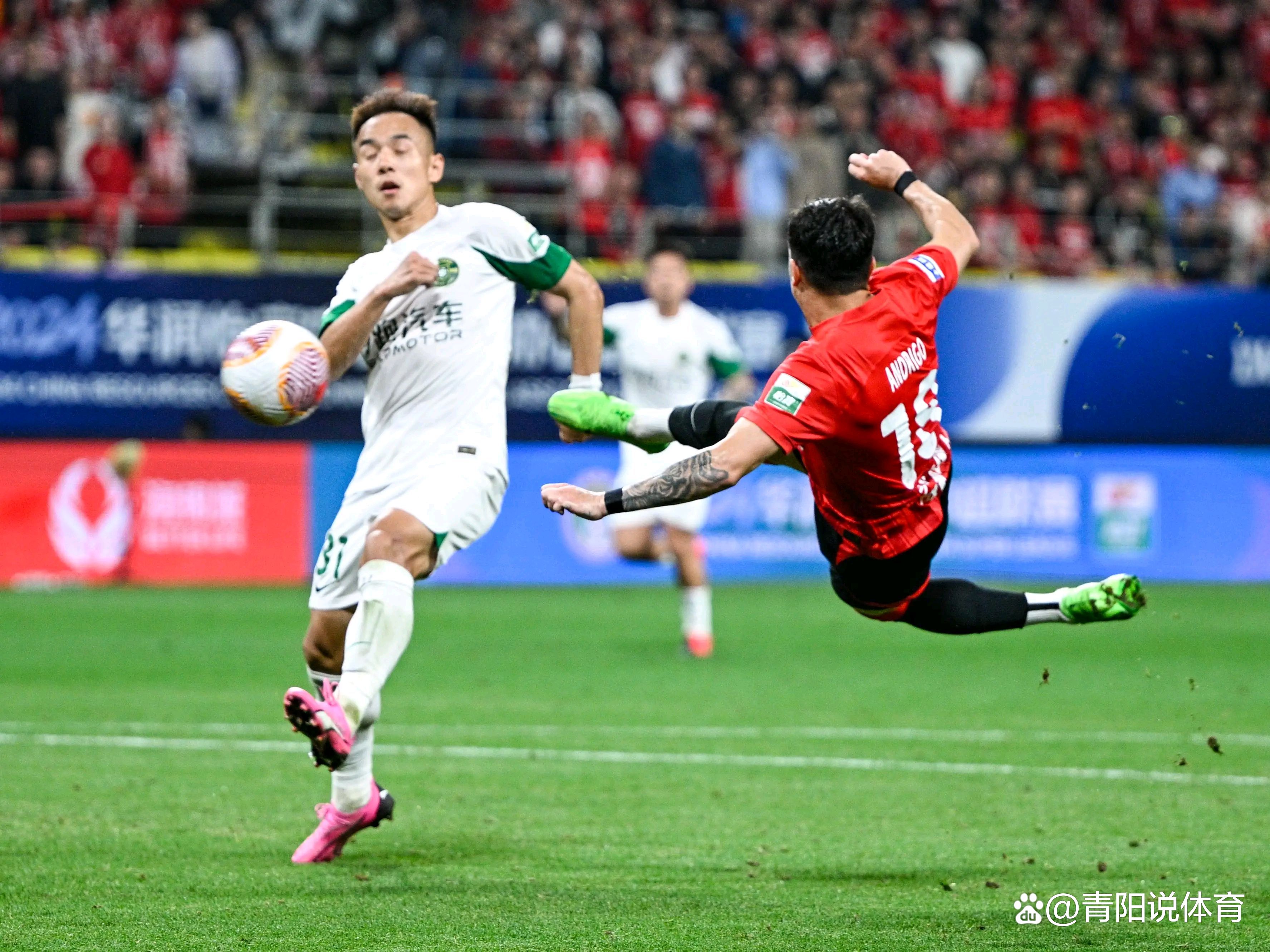 九游游戏平台冲刺阶段NBA常规赛焦点战，成都蓉城篮板制胜，气氛紧张，资深球员宣示担当的简单介绍